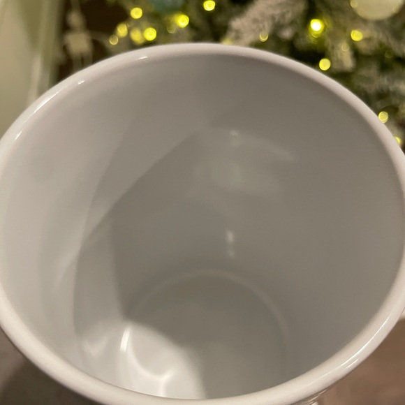 Hello Kitty Christmas Canister - Picture 6 of 7